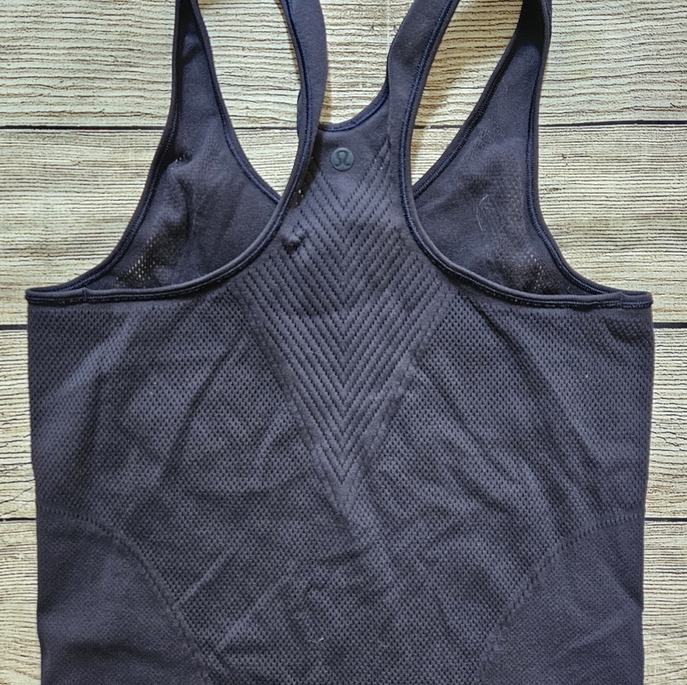 Lululemon midnight blue perforated "Reveal" racerback athletic tank top - Picture 8 of 11